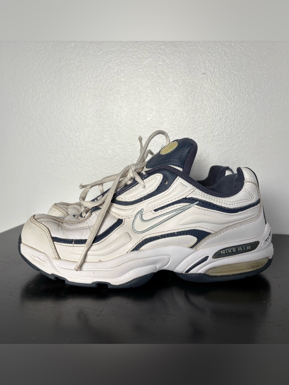 Vtg Y2K Nike Air Cross Training Sneakers (305494-113) Womens 8 White Blue 2003